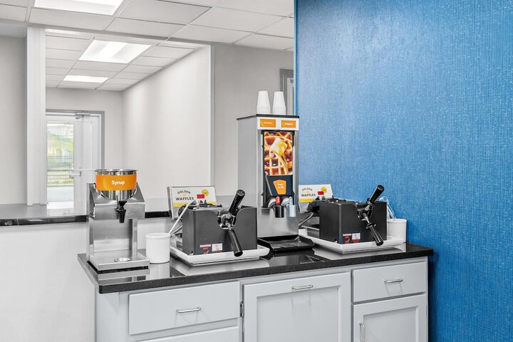 Breakfast/Coffee Service 59 of 70