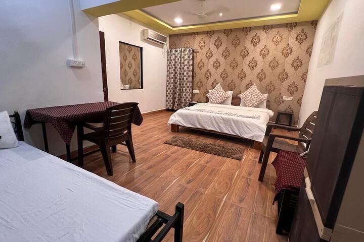 Room 5 of 25