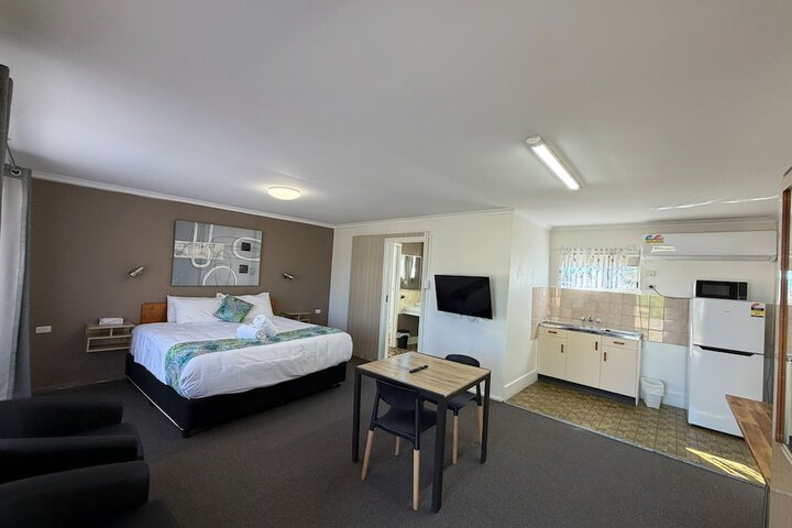 Room 43 of 61