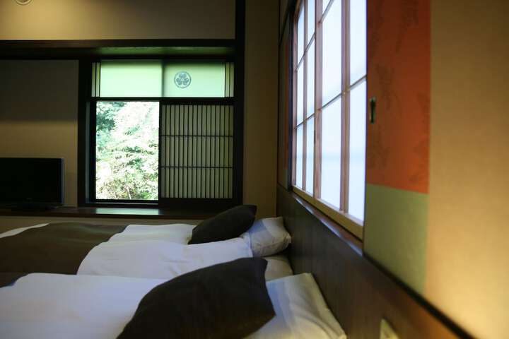 Room 11 of 245