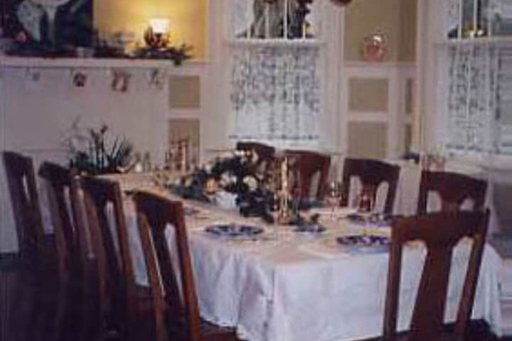 Dining 5 of 11