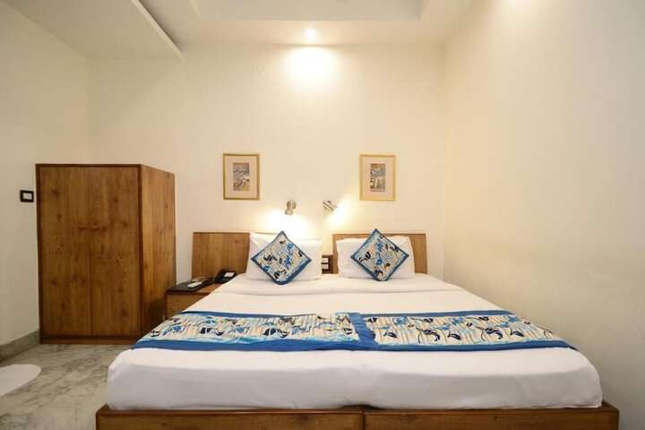 Room 10 of 63