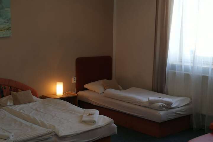 Room 42 of 84