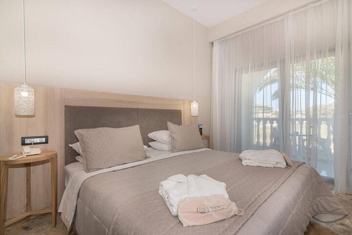 Room 21 of 38