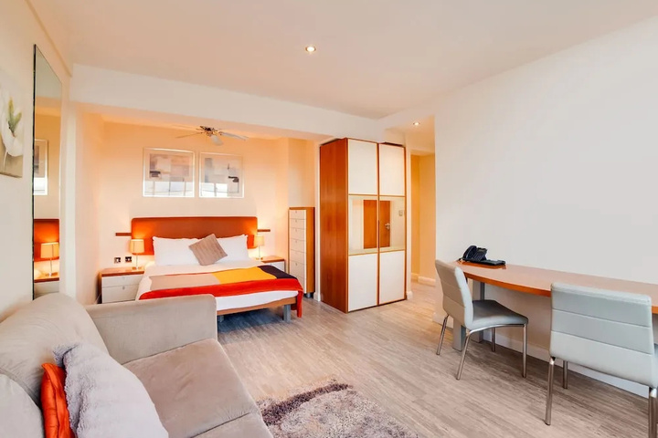 Room 4 of 19