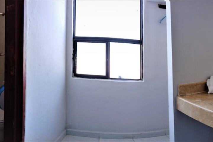 Room 32 of 37