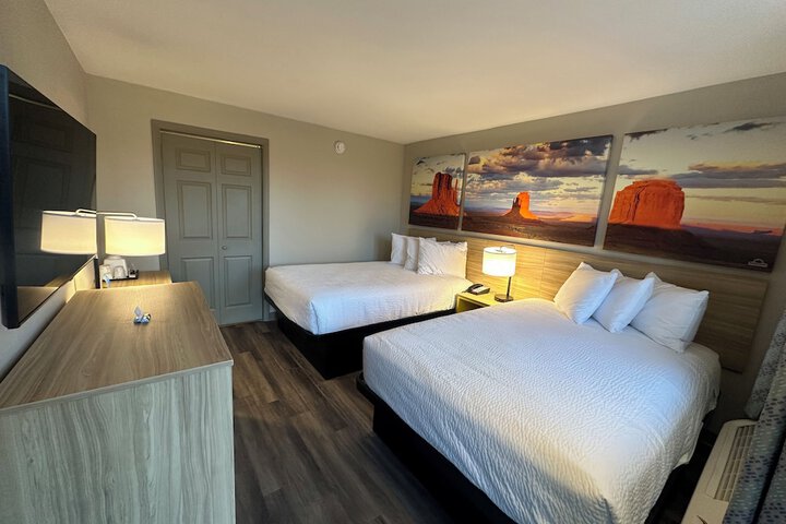 Room 4 of 28