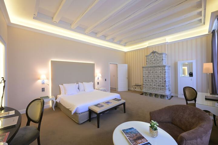 Room 12 of 41