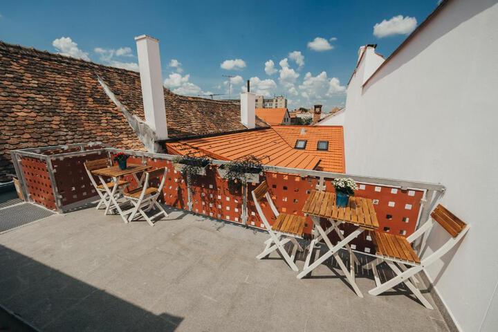 Terrace/Patio 7 of 23