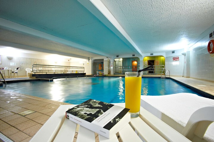 Pool 70 of 109
