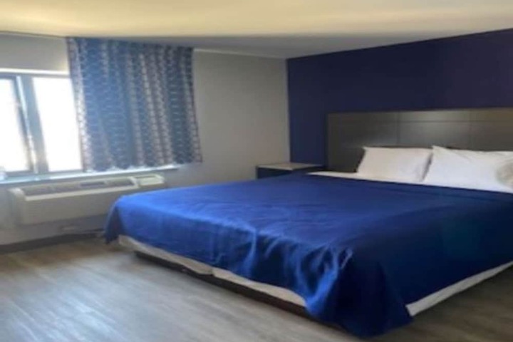 Room 7 of 13