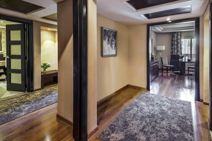 Room 8 of 180