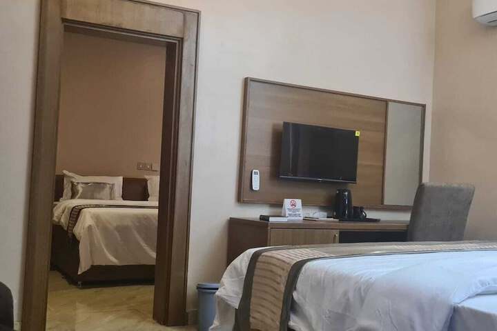 Room 12 of 51