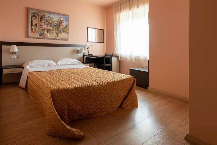 Room 3 of 18