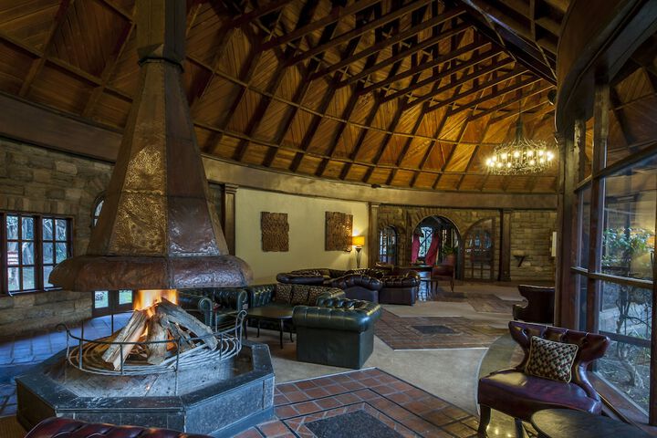 Lounge 16 of 20