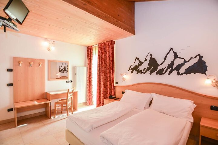 Room 3 of 31