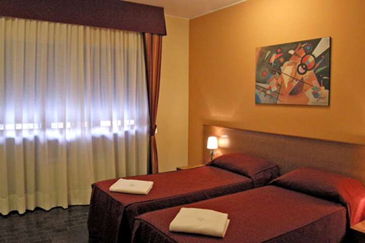 Room 3 of 71