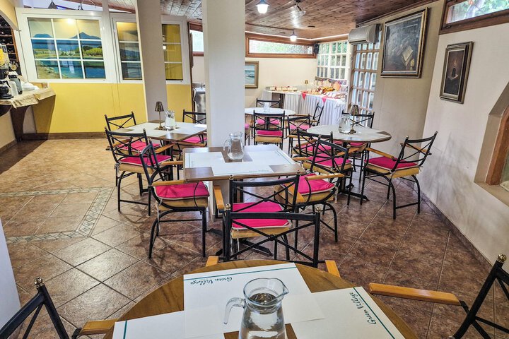 Dining 52 of 103
