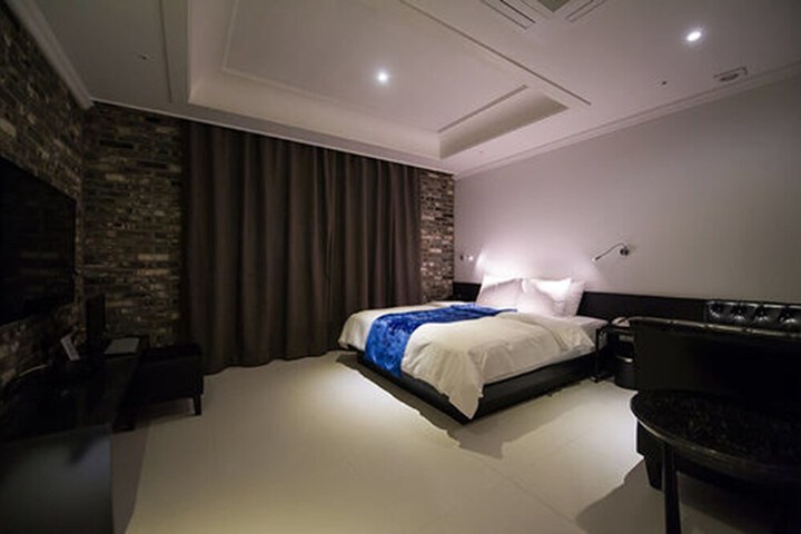 Room 26 of 69