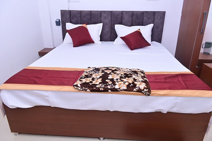 Room 10 of 27