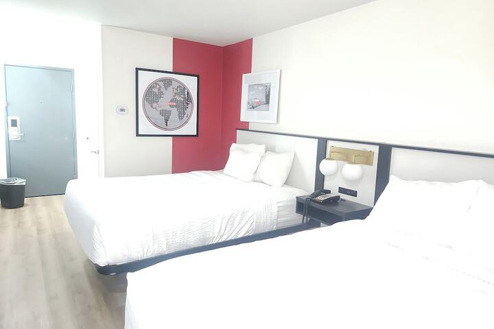 2 Queen Beds (2 of 12)