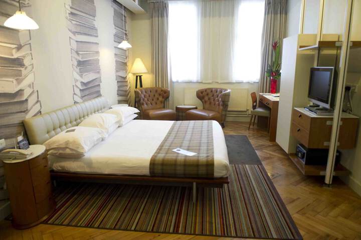Room 3 of 41