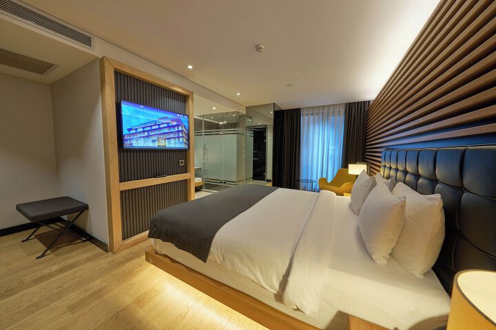 Room 47 of 203