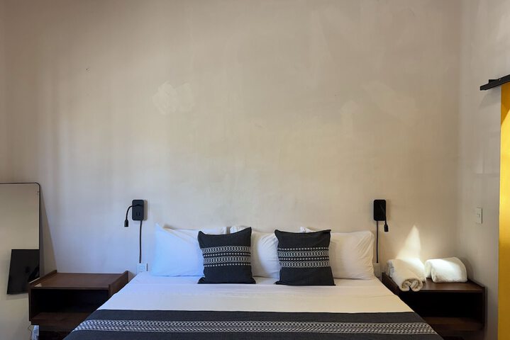 Room 16 of 37