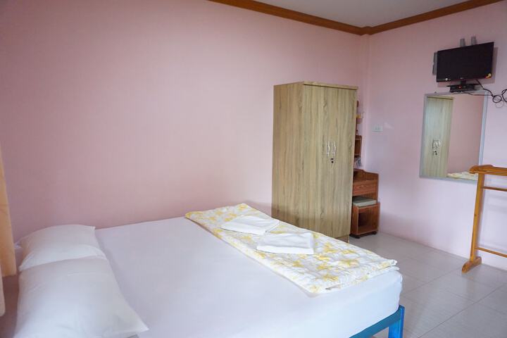 Room 6 of 69