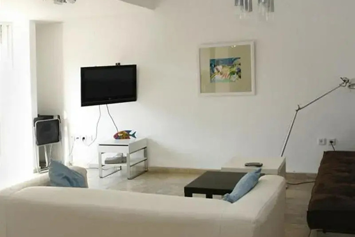 Room 7 of 8