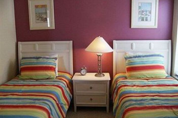 Room 5 of 32