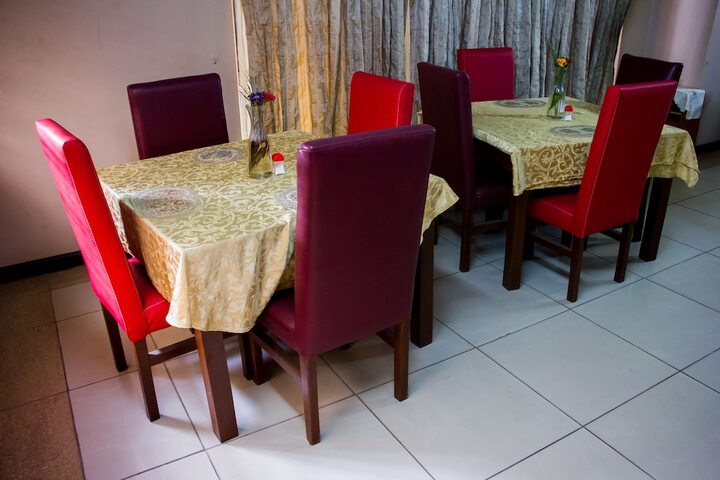Dining 34 of 44
