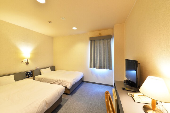 Room 12 of 39