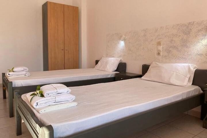 Room 2 of 21