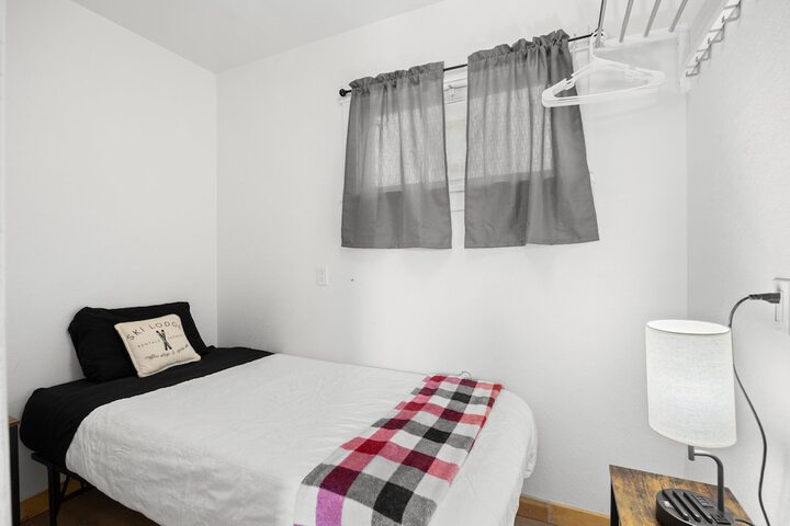Room 18 of 27