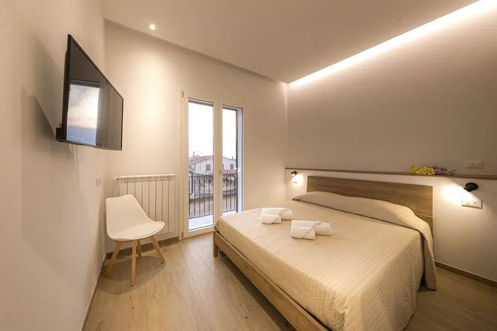 Room 2 of 17