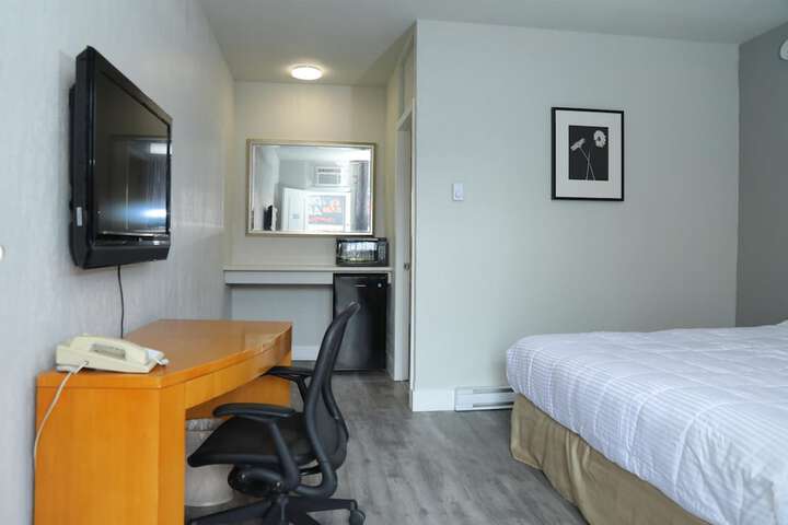 Room 12 of 36