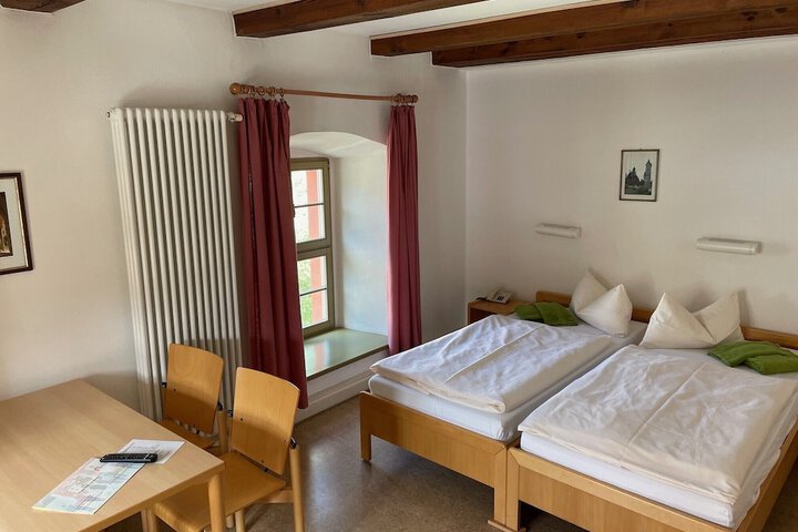 Room 7 of 36
