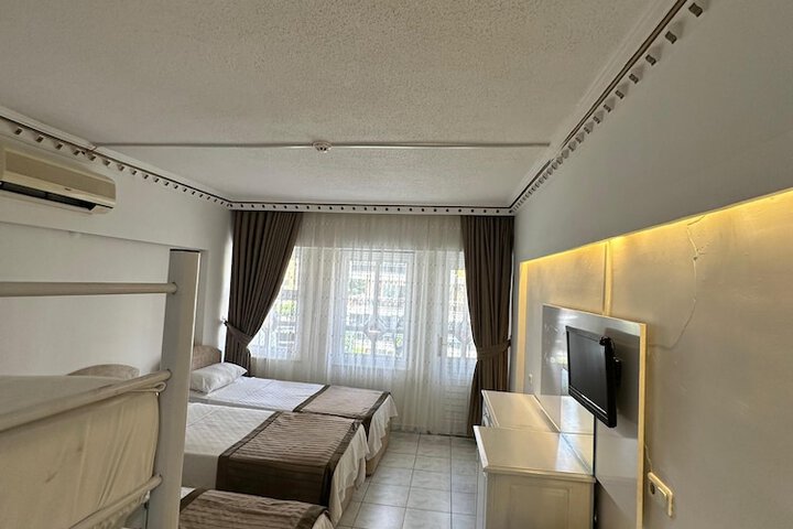 Room 13 of 46