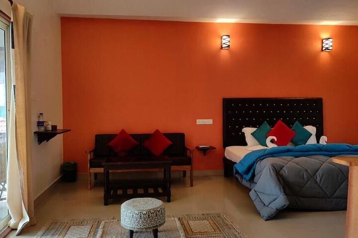 Room 15 of 83