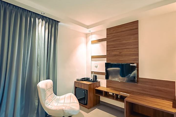 Room 4 of 18