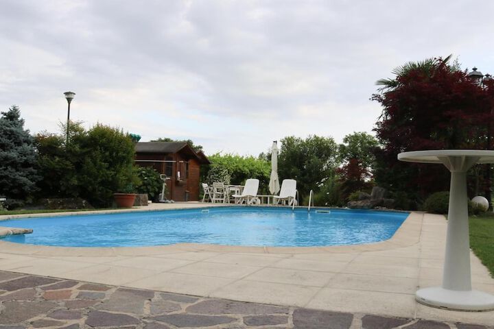 Hotel with Pool