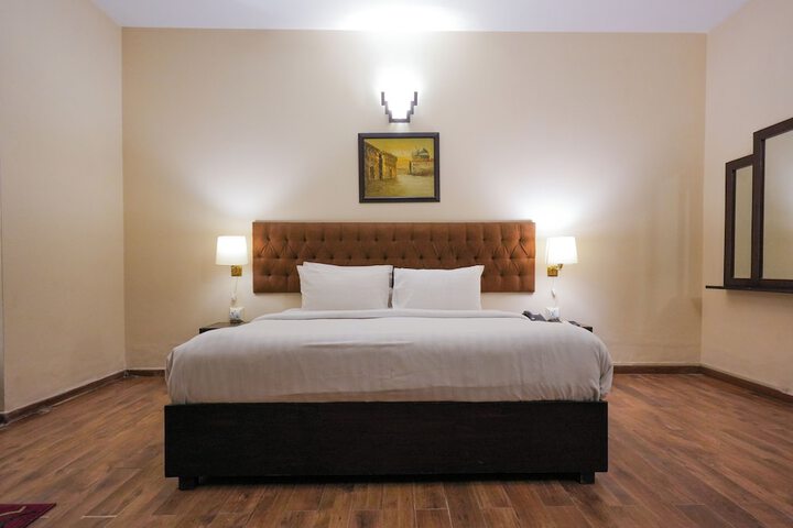 Room 17 of 37