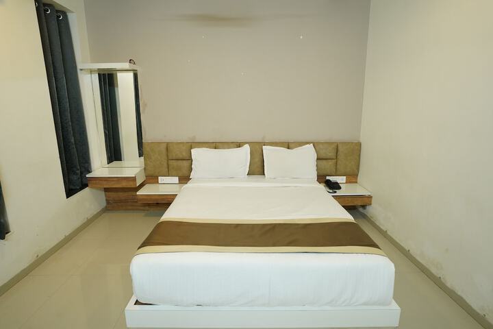 Room 17 of 27