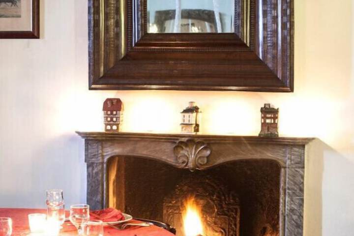 Dining 30 of 54