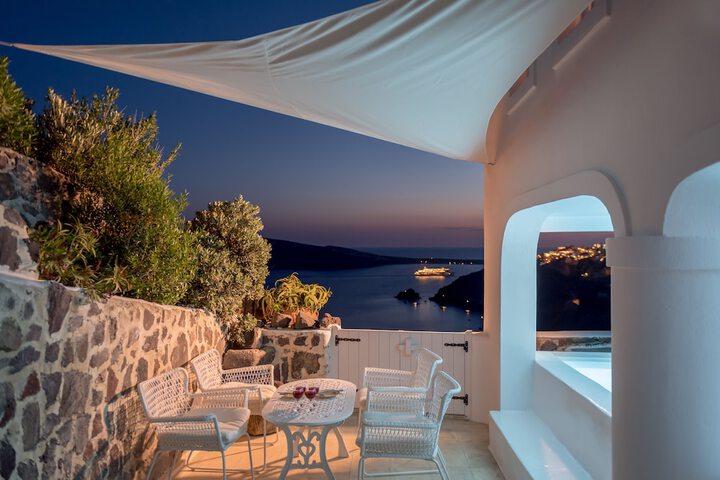 Hotel Pool