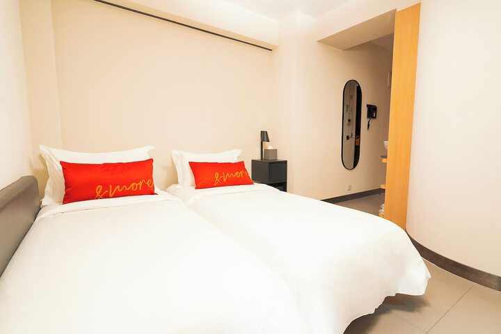 Room 15 of 30