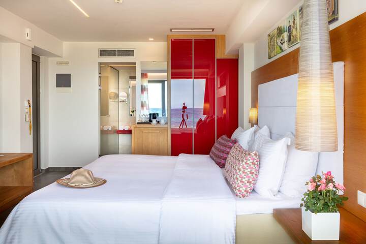 Room 78 of 152