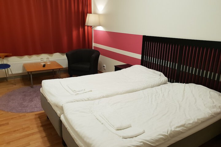 Room 4 of 37