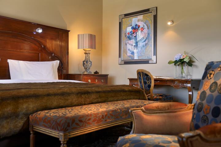 Room 25 of 157